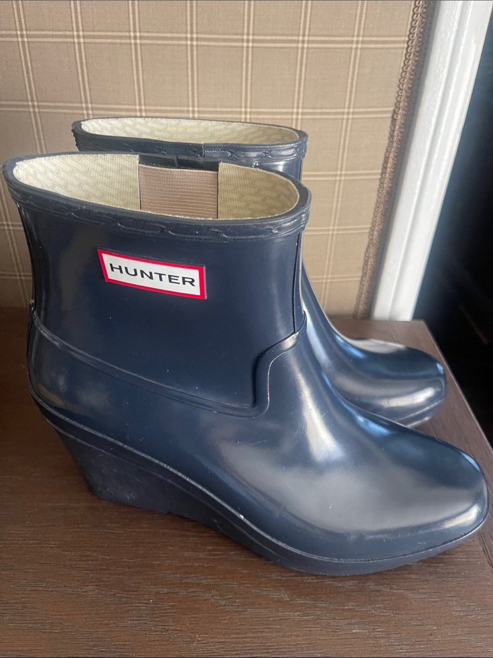 Hunter Women's Short Wedge Rain Boots in Navy Blue